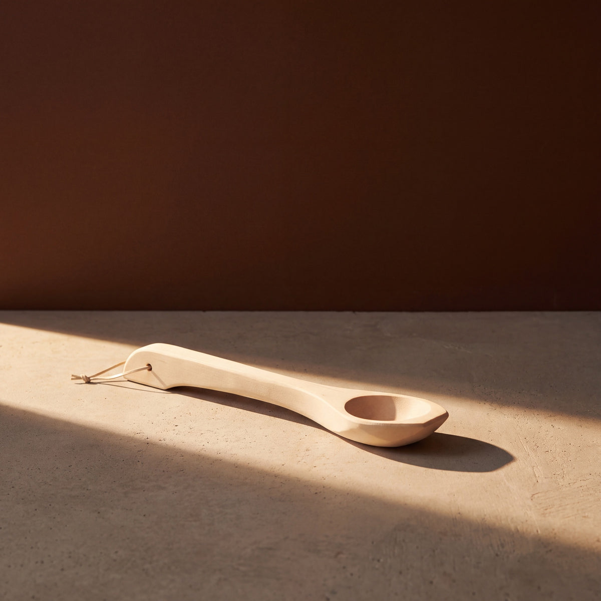4 Living Sauna Ladle Birch - lifestyle in sunlight
