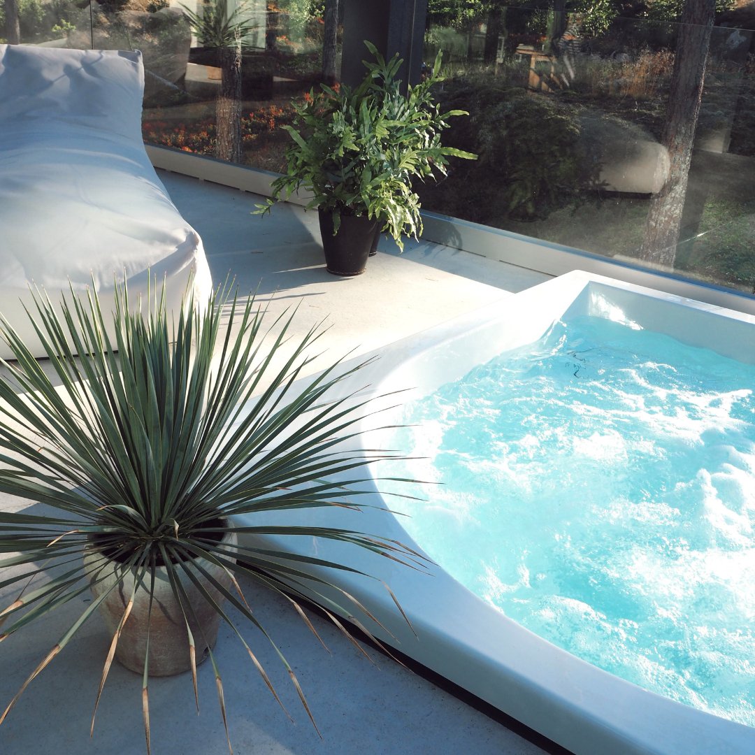 Drop Lähde Outdoor Hot Tub by Drop Spa Hot Tub | Finnmark Sauna