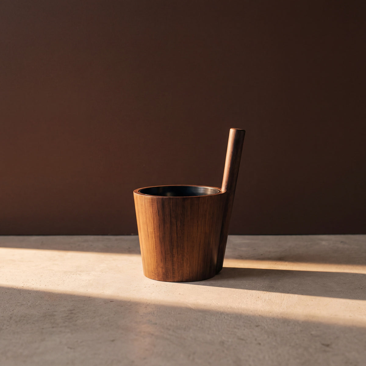 Rento Dark Bamboo Duo Sauna Bucket 5 Litre - lifestyle in sunlight