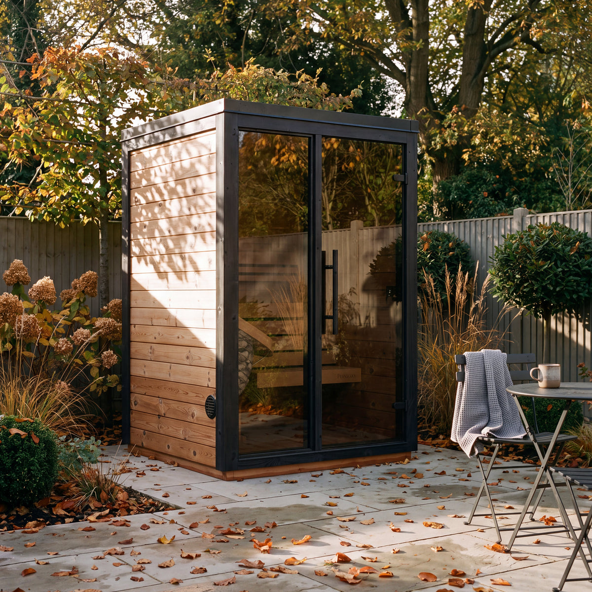 Fjelda Small outdoor sauna, backrest included as standard
