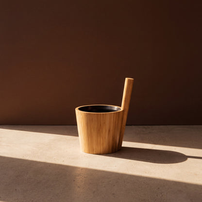 Rento Bamboo Duo Sauna Bucket 5 Litre - lifestyle in sunlight