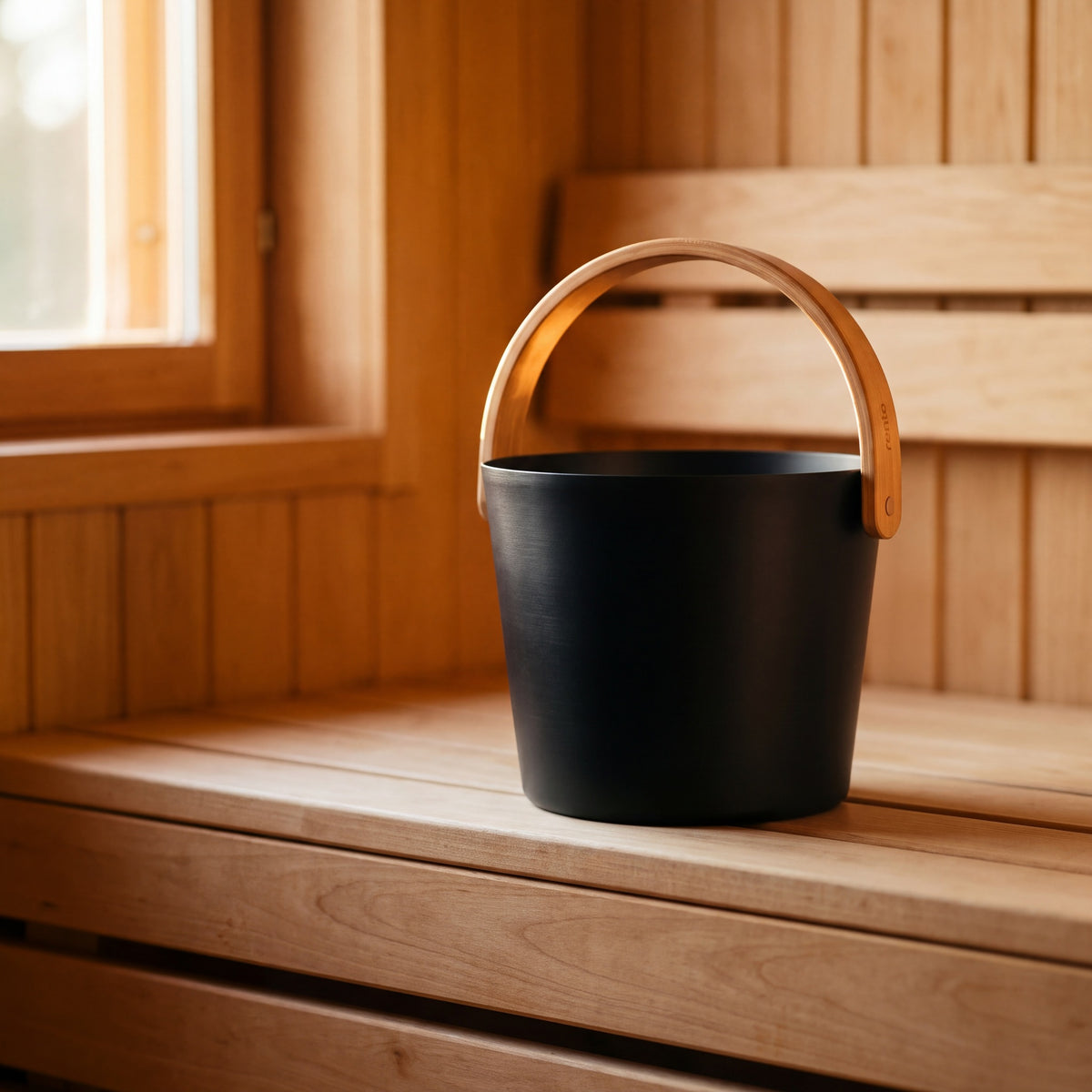 Rento 5l Anodised Aluminium Sauna Bucket in Black - in the sauna