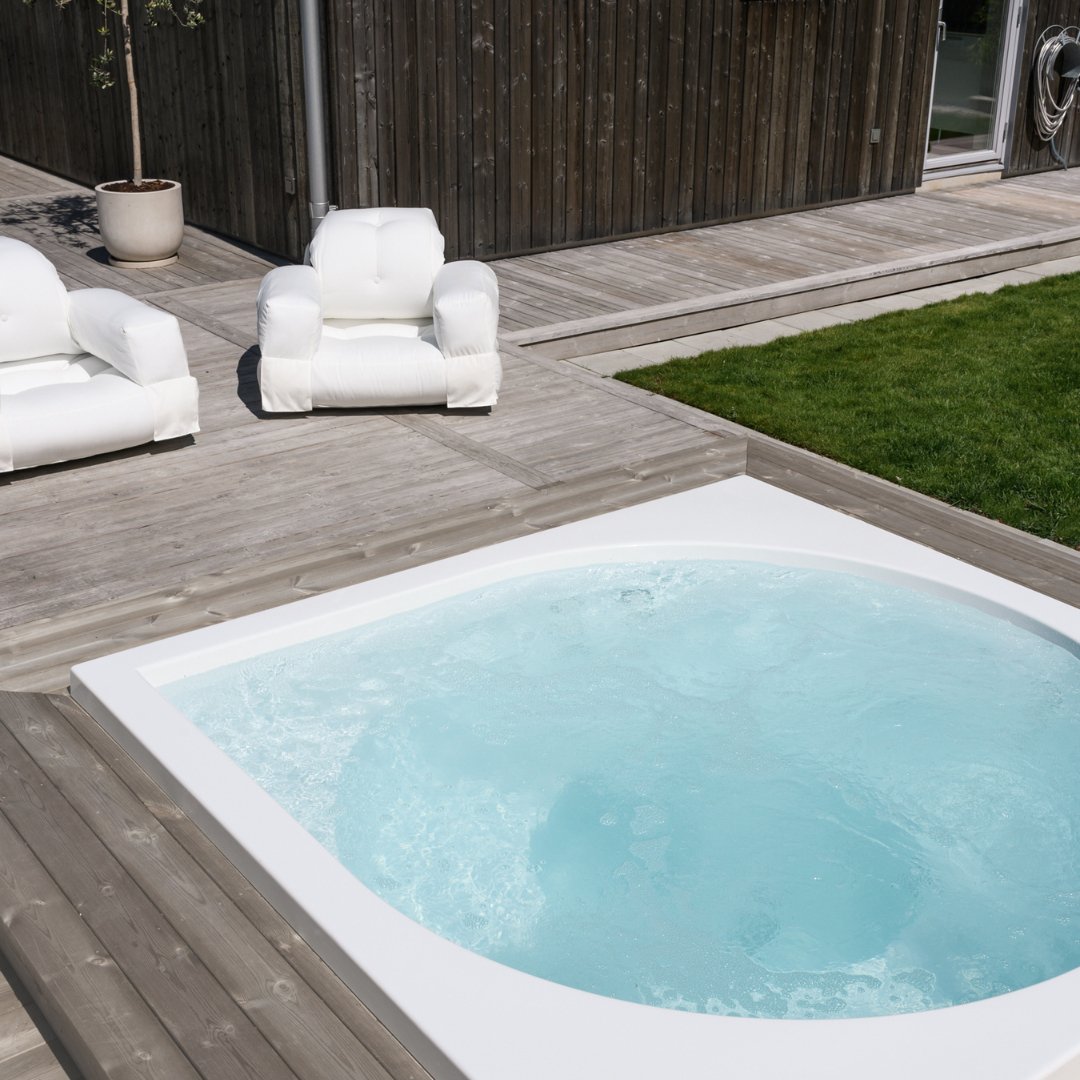 Drop S Outdoor Hot Tub by Drop Spa Hot Tub | Finnmark Sauna