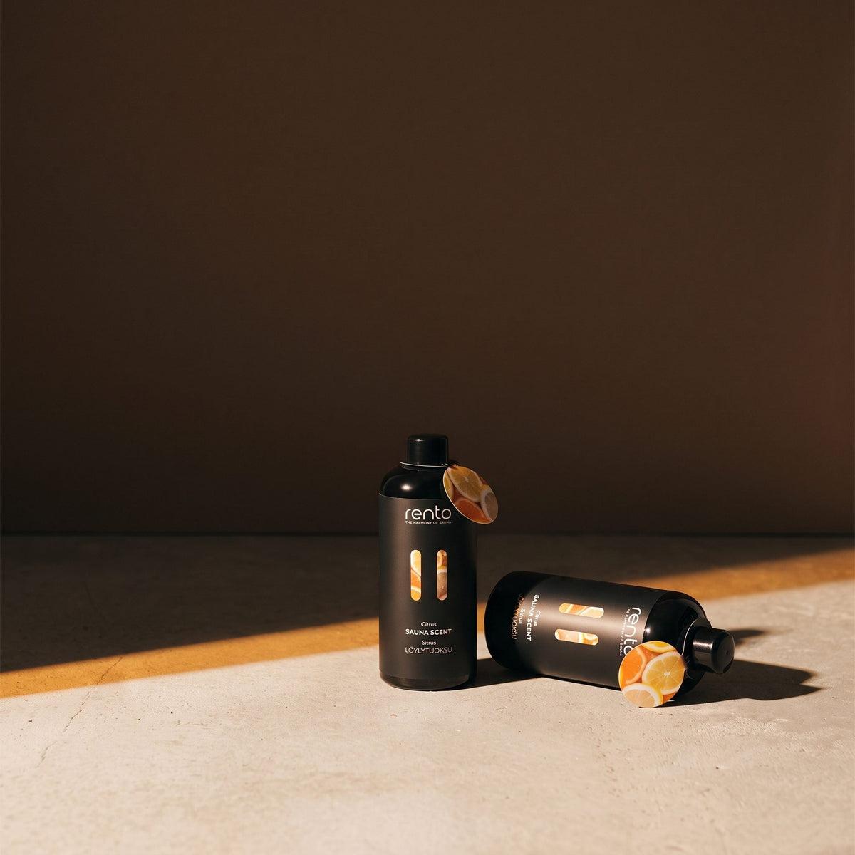 Rento Citrus Sauna Scent 400ml - lifestyle in sunlight
