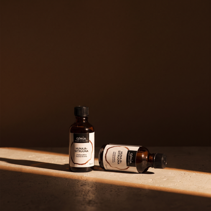 Honey Lemon Sauna Aroma by Osmia (50ml) - lifestyle in sunlight