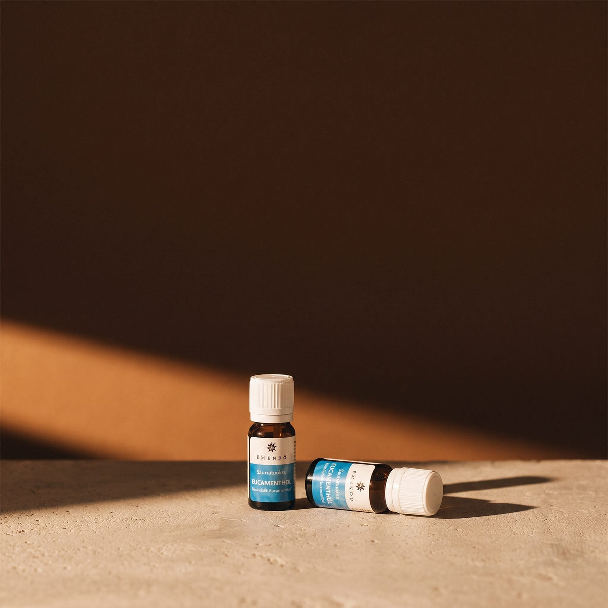 Emendo Eucamenthol Sauna Scent (10ml) - lifestyle in sunlight