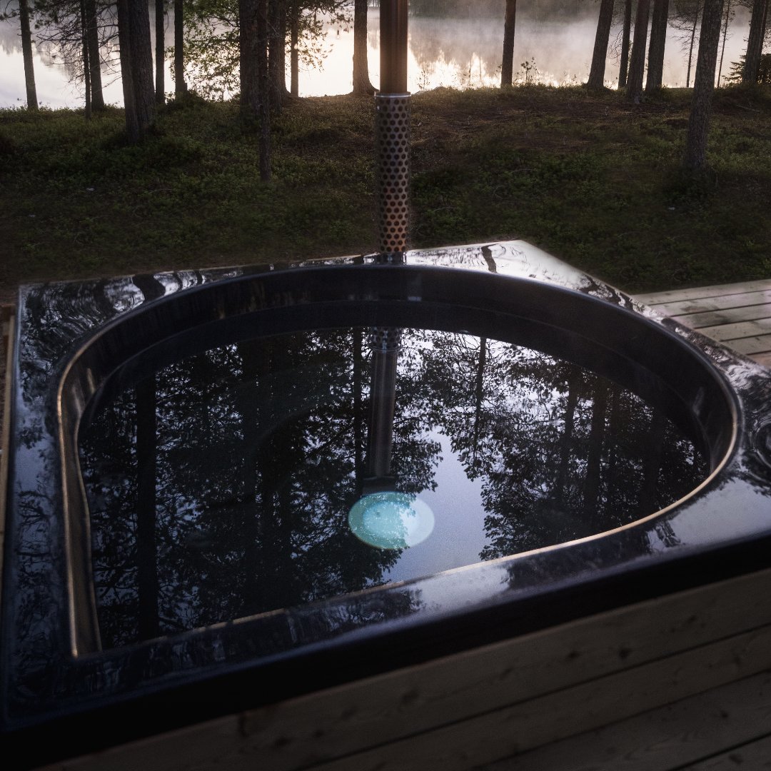 Pisara Wood - Burning Outdoor Hot Tub by Drop Spa Hot Tub | Finnmark Sauna