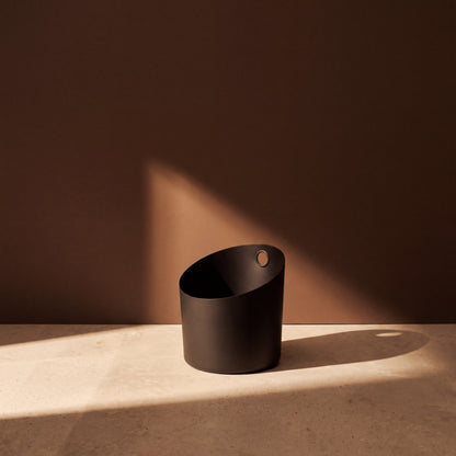 KOLO Sauna Bucket Black - lifestyle in sunlight