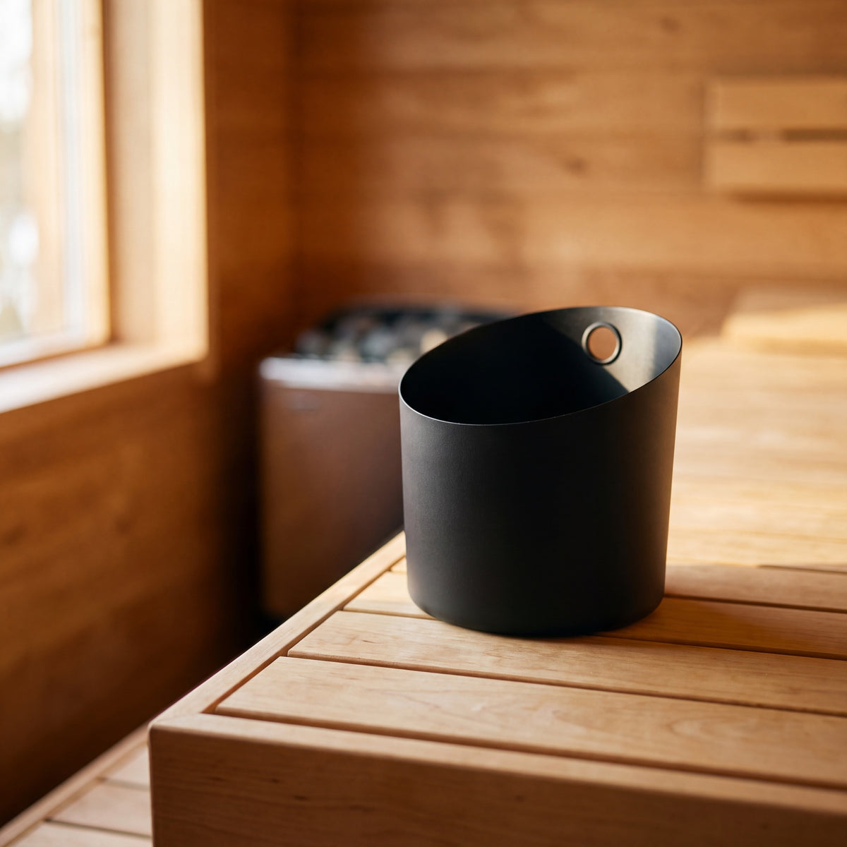KOLO Sauna Bucket Black - in the sauna