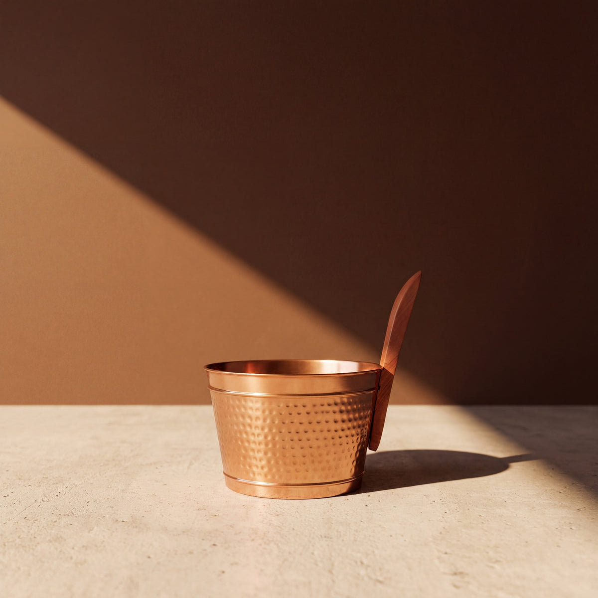 Copper Sauna Bucket 4L - lifestyle in sunlight