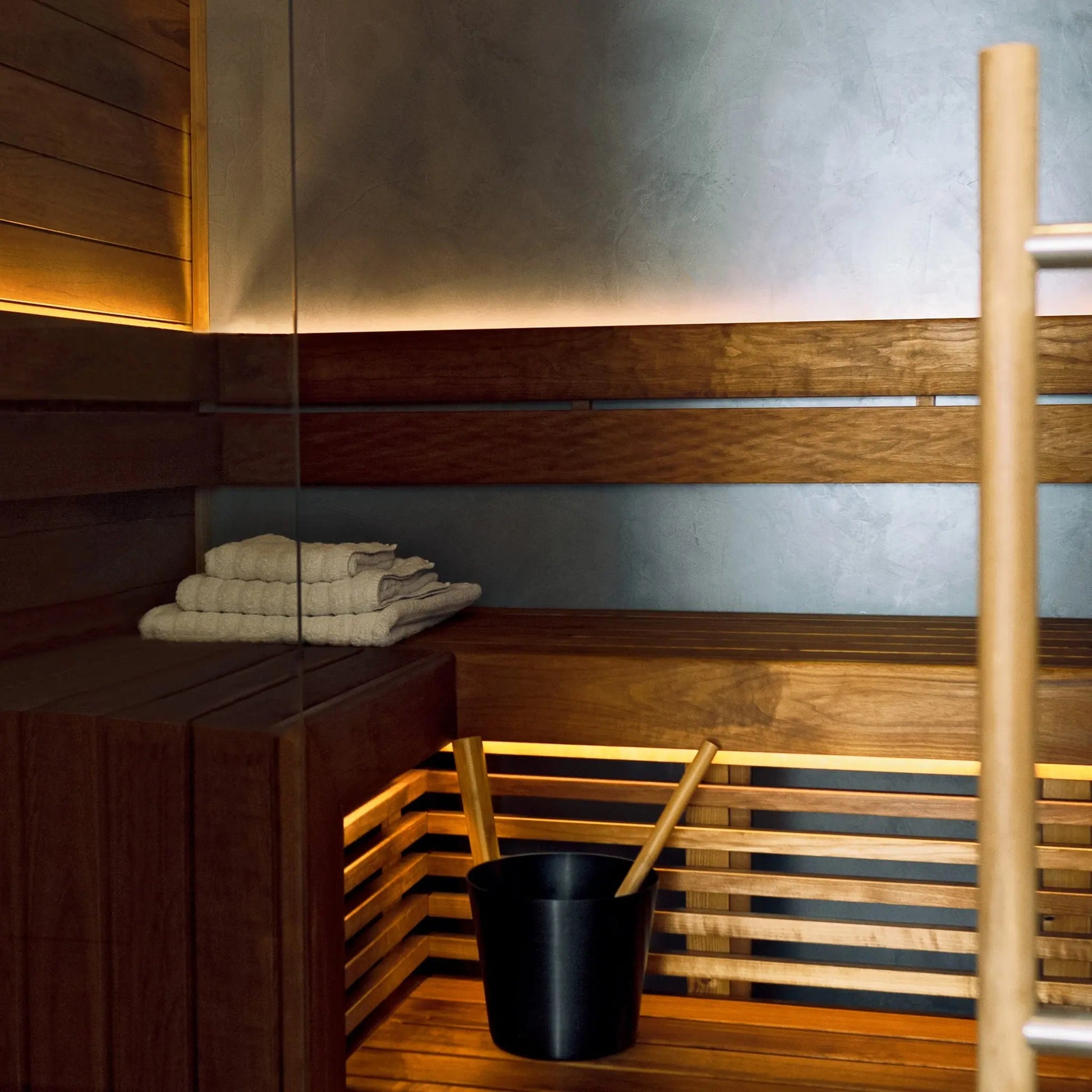 Rento Black Anodised Aluminium Sauna Set - Sauna Ladle, Bucket & Thermometer Sauna Accessories Set | Finnmark Sauna